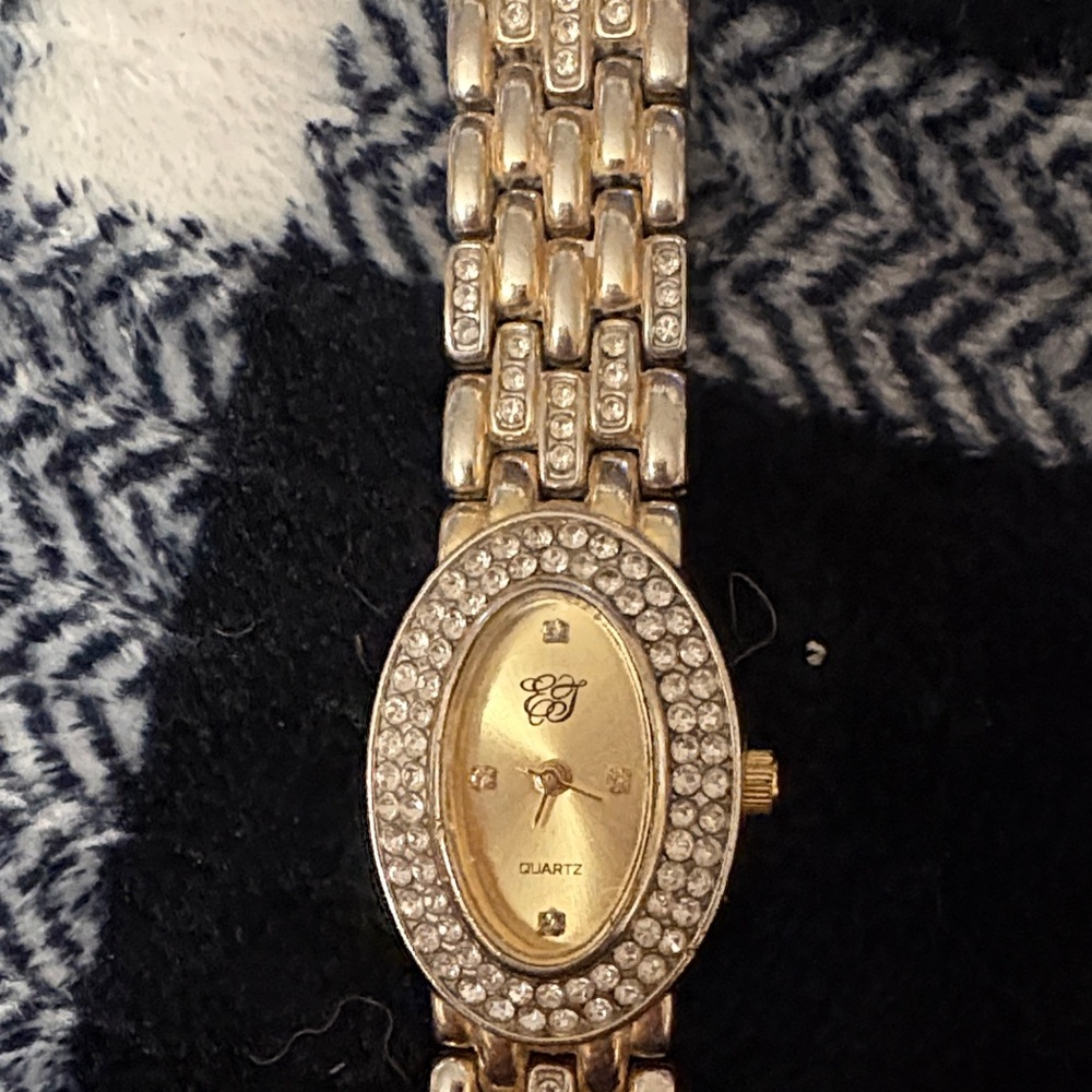 Elegant Gold Quartz Women's Watch